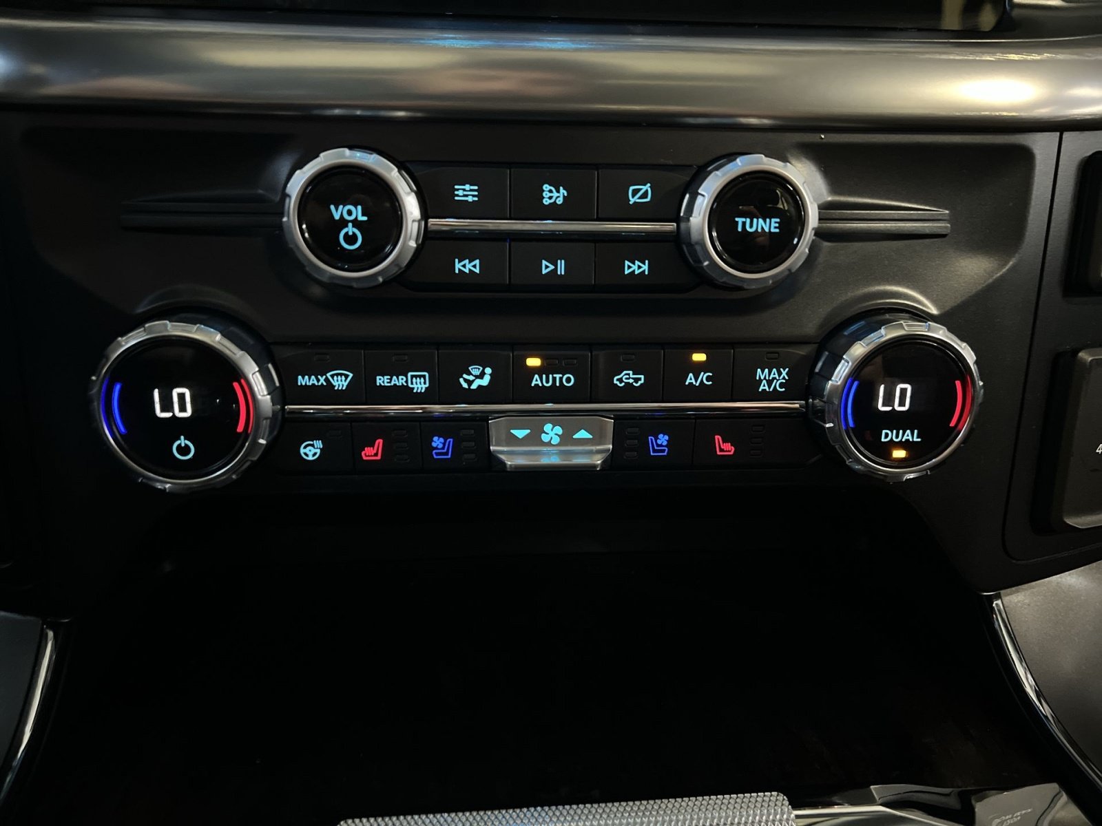 Certified 2021 Ford F150 Lariat w/ Equipment Group 502A High AWD/4WD image 21