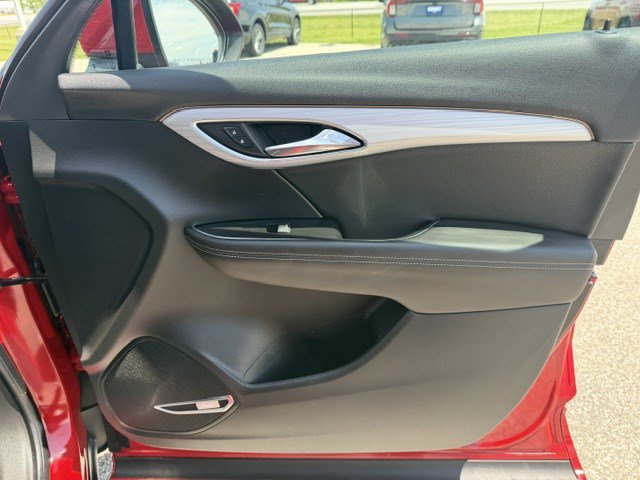 Used 2025 Buick Envision Avenir AWD/4WD image 37