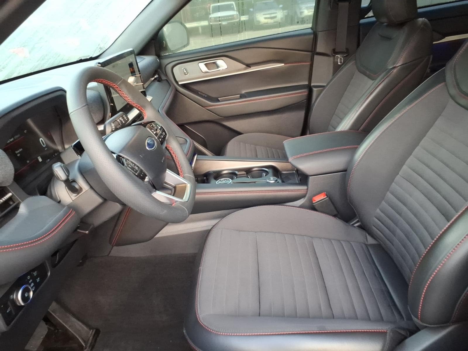 Certified 2025 Ford Explorer ST-Line w/ Premium Package AWD/4WD image 10