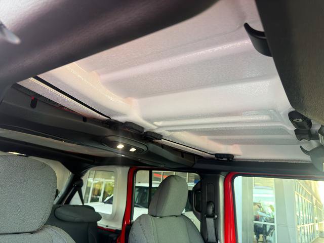 Used 2025 Jeep Wrangler Unlimited Sport AWD/4WD image 17