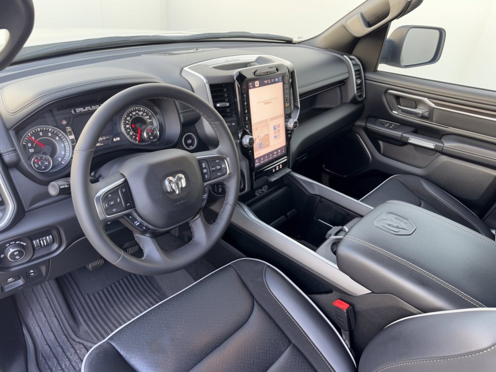 Used 2025 RAM 1500 Laramie AWD/4WD image 4