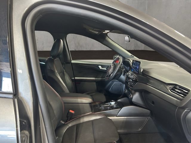 Certified 2025 Ford Escape ST-Line Select AWD/4WD image 14