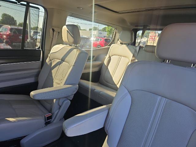 Used 2023 Jeep Wagoneer Series II w/ Convenience Group I AWD/4WD image 8