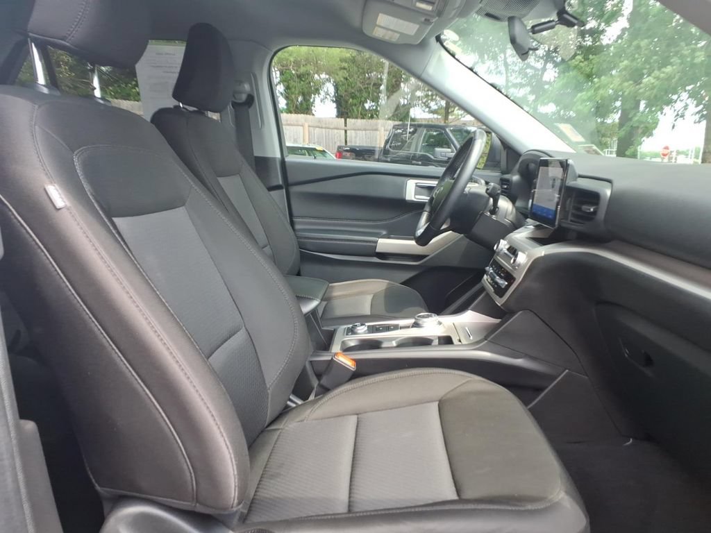 Certified 2023 Ford Explorer XLT w/ Class IV Trailer Tow Package AWD/4WD image 10