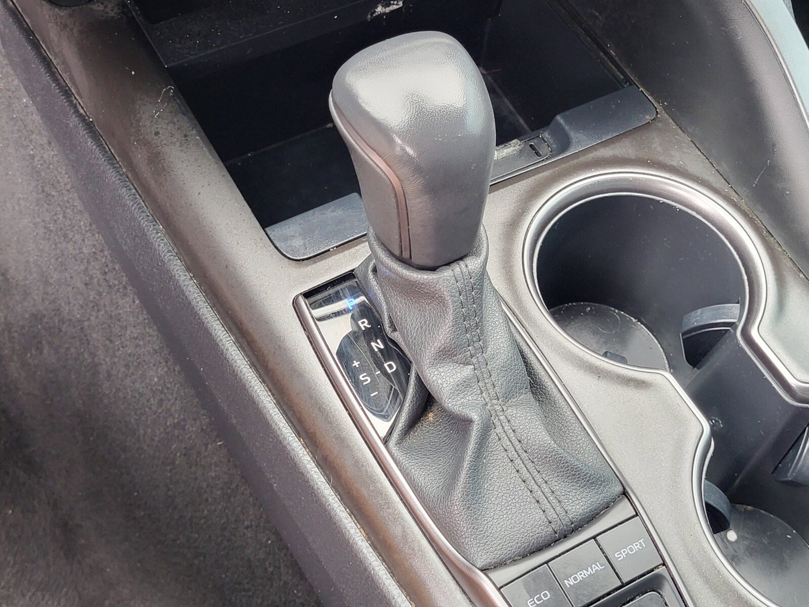 Used 2022 Toyota Camry XSE FWD image 23