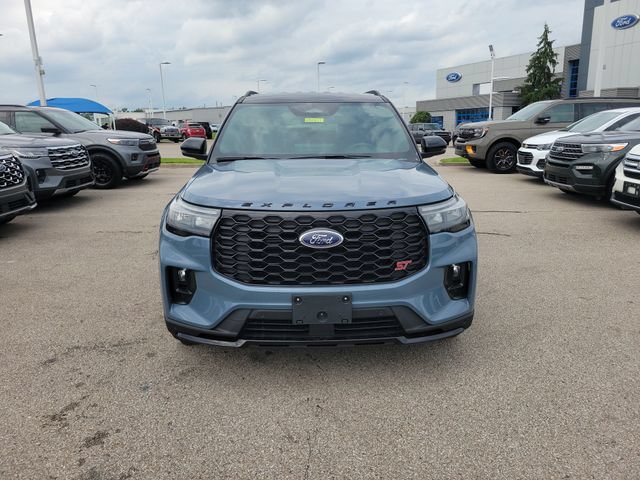 Certified 2025 Ford Explorer ST AWD/4WD image 8