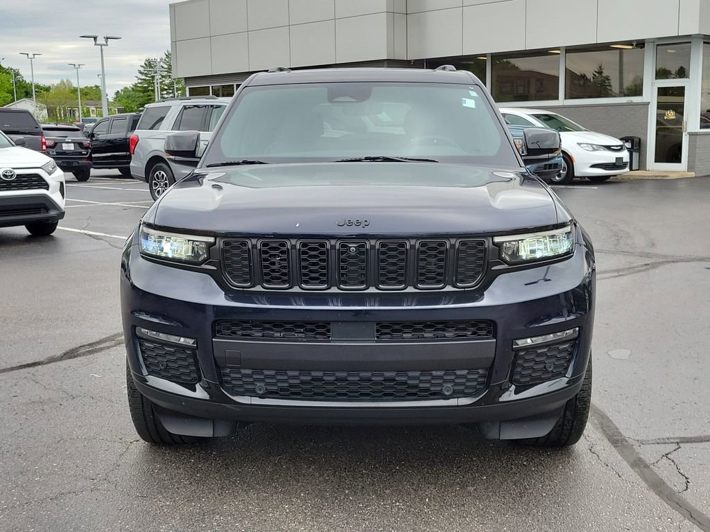 Used 2024 Jeep Grand Cherokee L Limited w/ Luxury Tech Group II AWD/4WD image 2