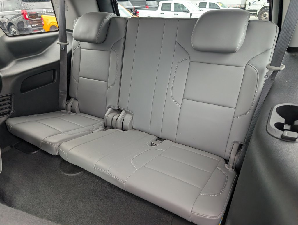 Used 2019 Chevrolet Tahoe LT w/ Luxury Package RWD image 11
