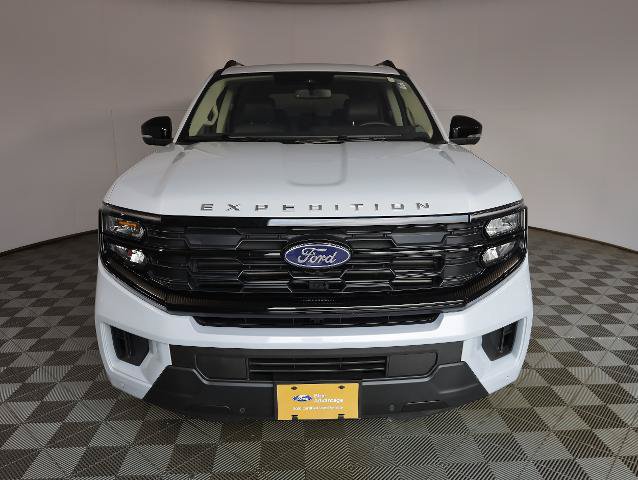 Certified 2025 Ford Expedition Active AWD/4WD image 4