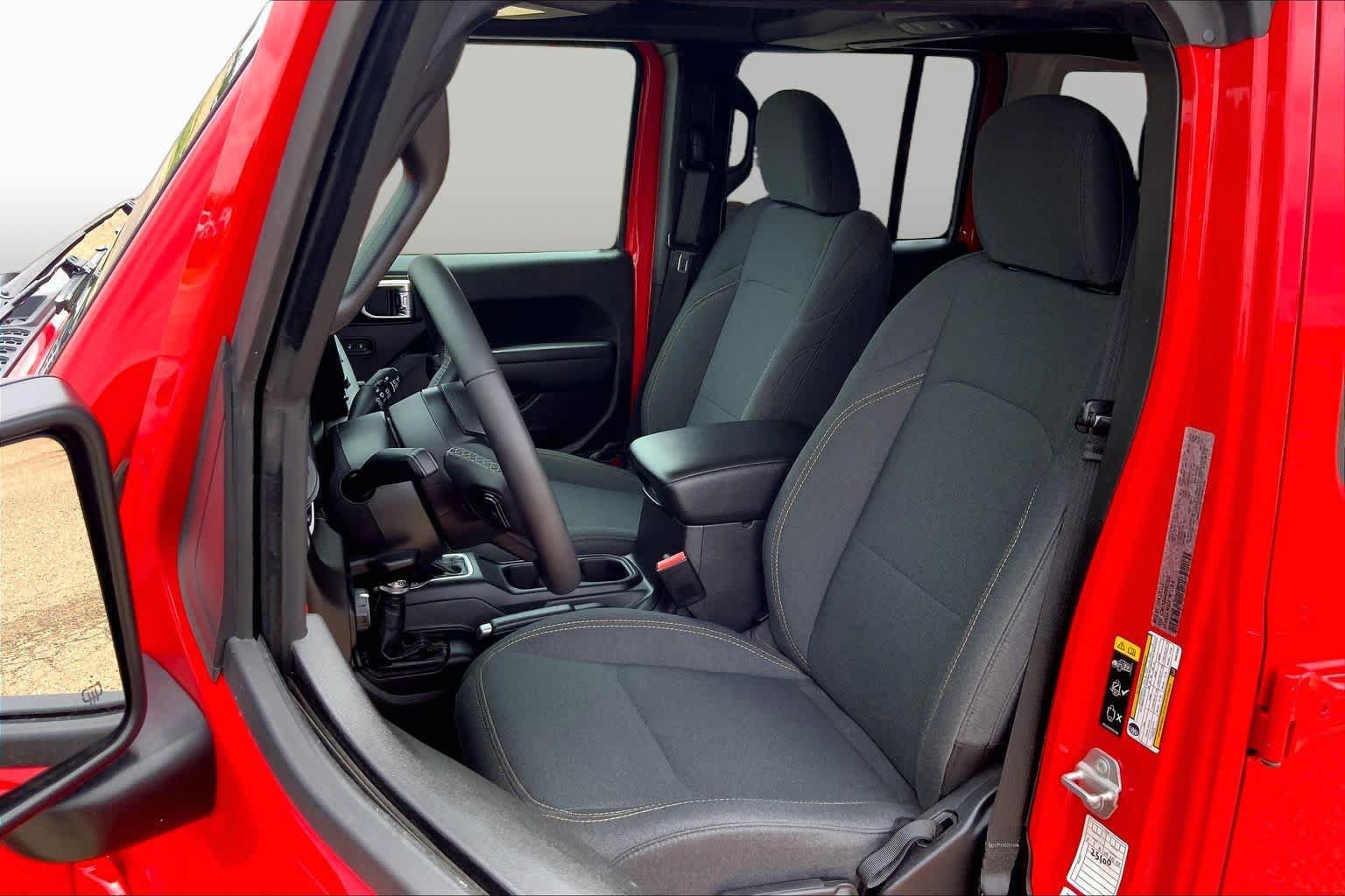 Used 2025 Jeep Wrangler Unlimited Sport AWD/4WD image 8