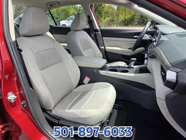 Used 2025 Nissan Altima 2.5 SV FWD image 15