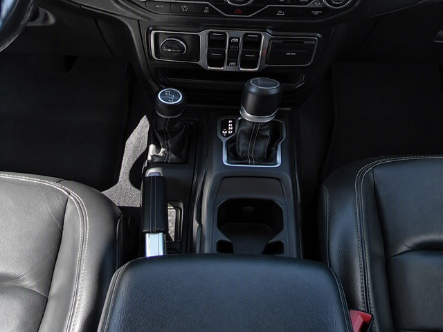 Used 2020 Jeep Gladiator Overland AWD/4WD image 16