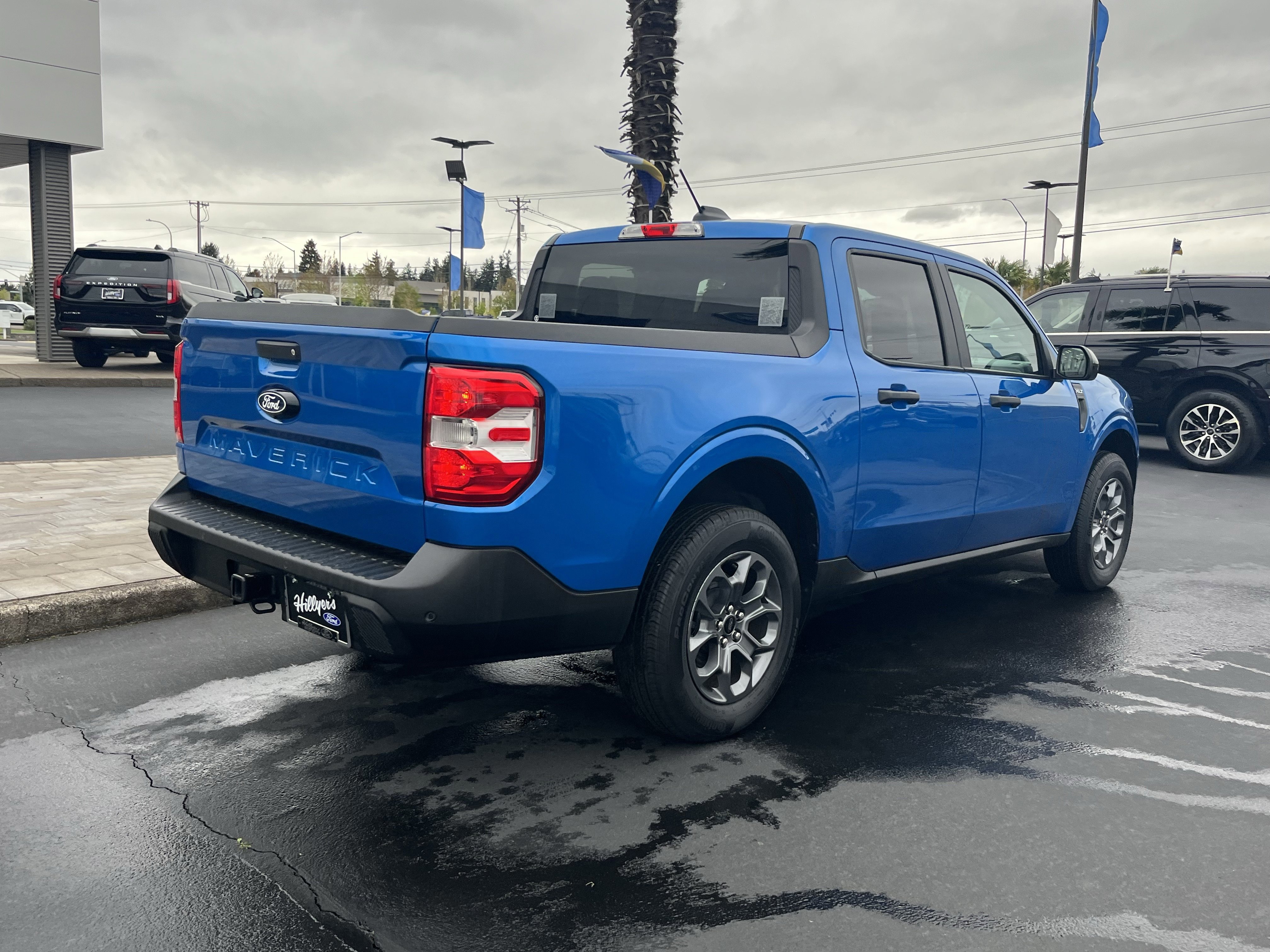 Certified 2025 Ford Maverick XLT w/ Equipment Group 301A AWD/4WD image 3