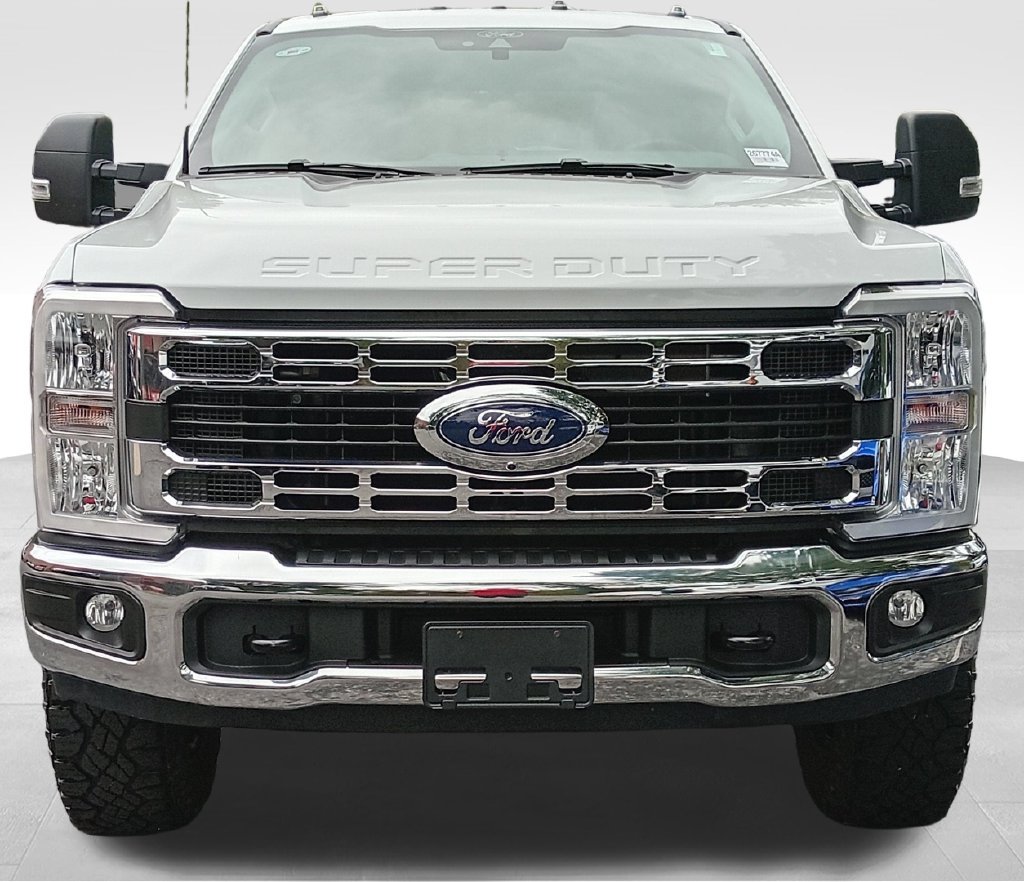 Certified 2025 Ford F350 XLT w/ Tremor Off-Road Package AWD/4WD image 11