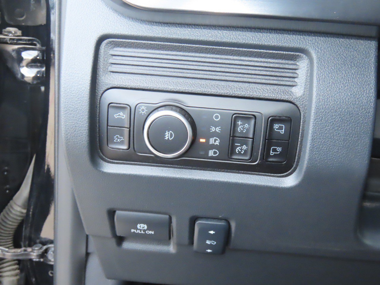 Certified 2025 Ford F350 Lariat AWD/4WD image 24