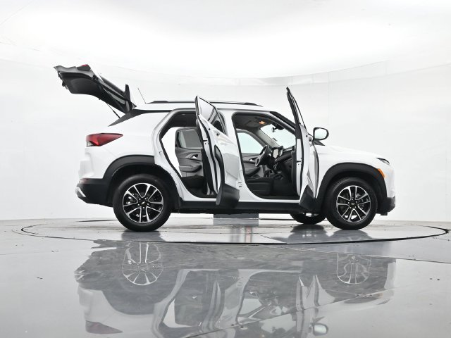 Used 2024 Chevrolet TrailBlazer LT FWD image 52