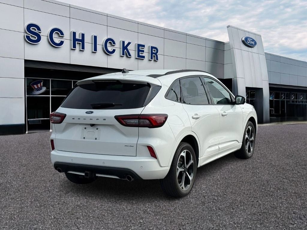 Certified 2023 Ford Escape ST-Line Select w/ Tech Pack #2 AWD/4WD image 2
