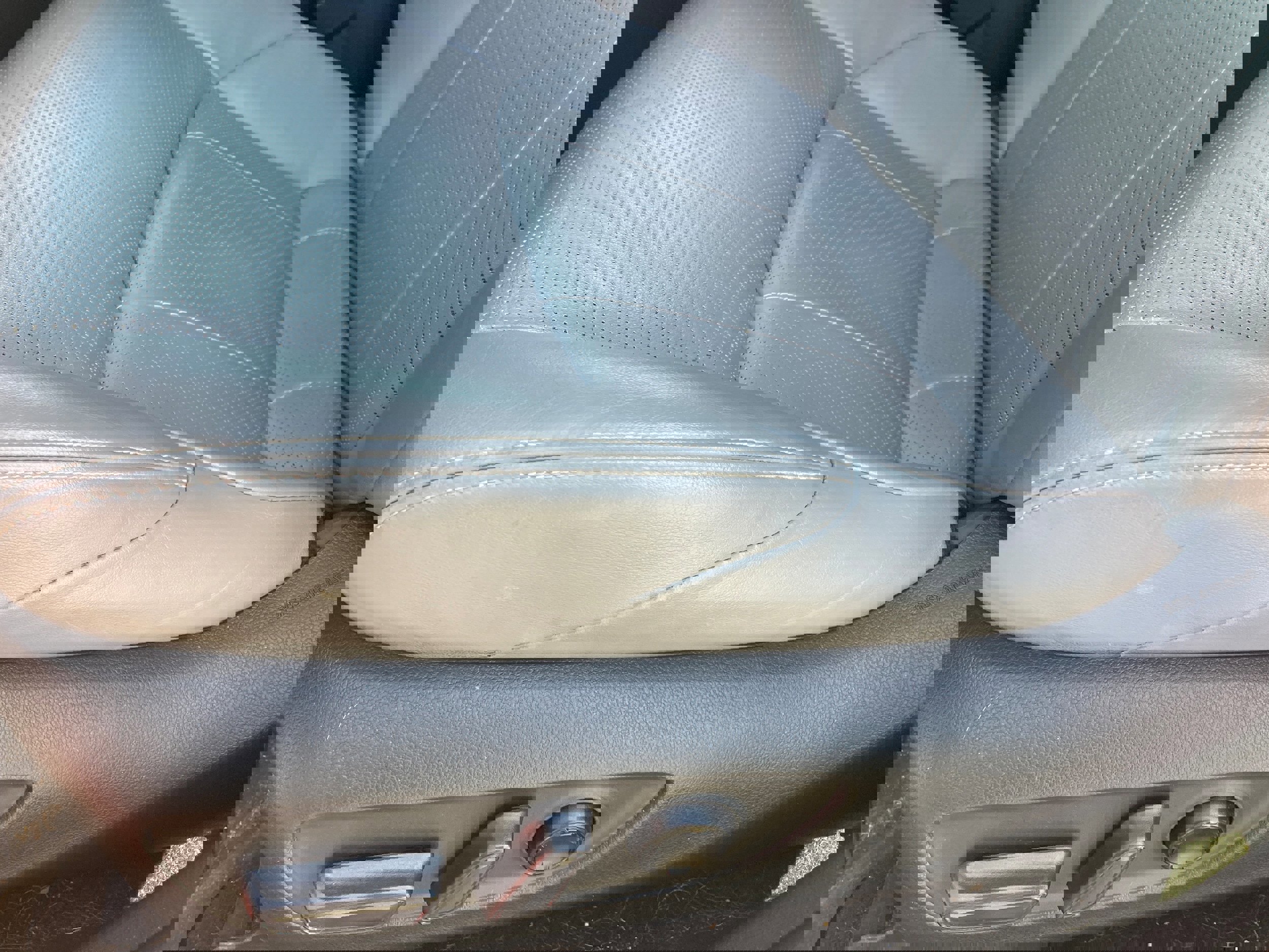 Used 2021 Toyota Venza XLE w/ Softex Package image 10