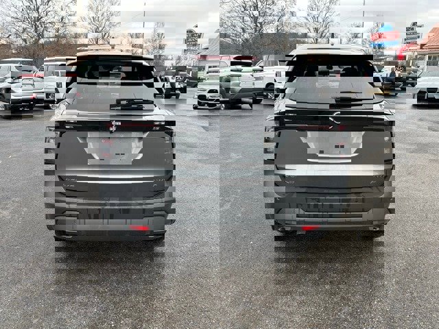 Used 2025 Nissan Kicks SV image 5