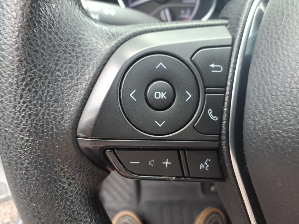 Used 2019 Toyota Camry LE w/ Convenience Package FWD image 19