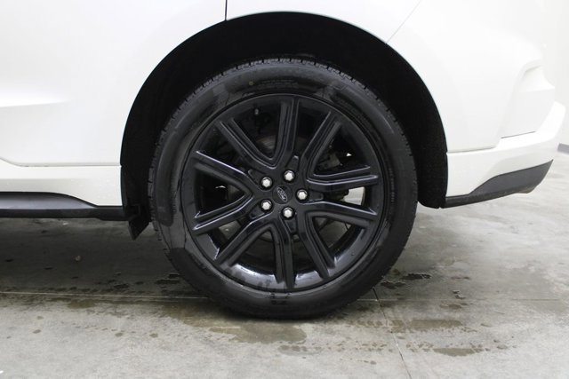 Certified 2020 Ford Edge ST-Line w/ Cold Weather Package AWD/4WD image 22
