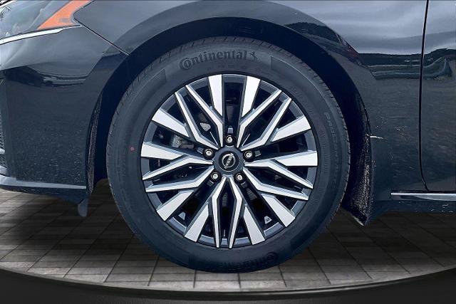 Used 2023 Nissan Altima 2.5 SV FWD image 9