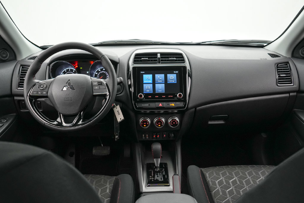 Used 2026 Mitsubishi Outlander Sport LE AWD/4WD image 14