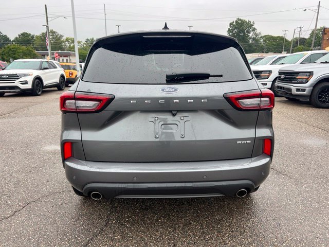Certified 2023 Ford Escape ST-Line Select w/ Tech Pack #2 AWD/4WD image 5