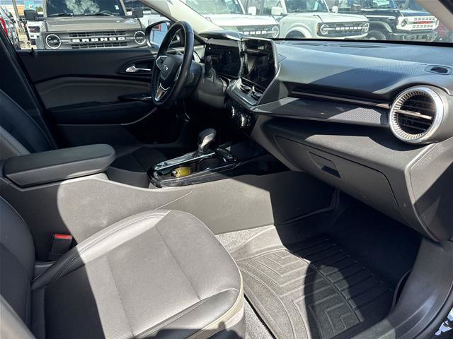 Used 2024 Chevrolet Trax ACTIV w/ Driver Confidence Package FWD image 19