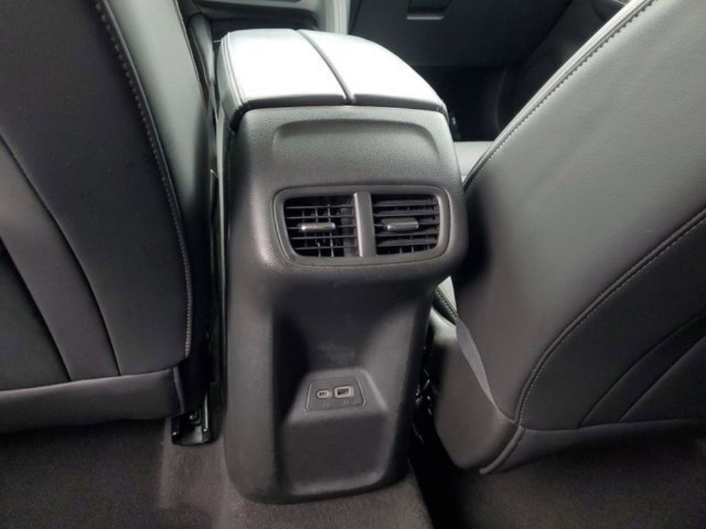 Used 2023 Buick Envision Essence image 44
