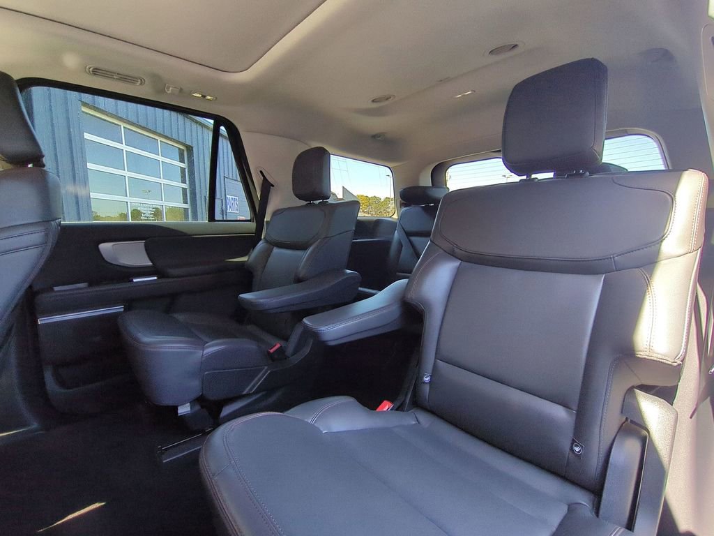 Certified 2025 Ford Expedition Active AWD/4WD image 28
