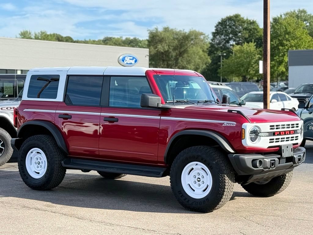 Certified 2025 Ford Bronco Heritage Edition AWD/4WD image 31