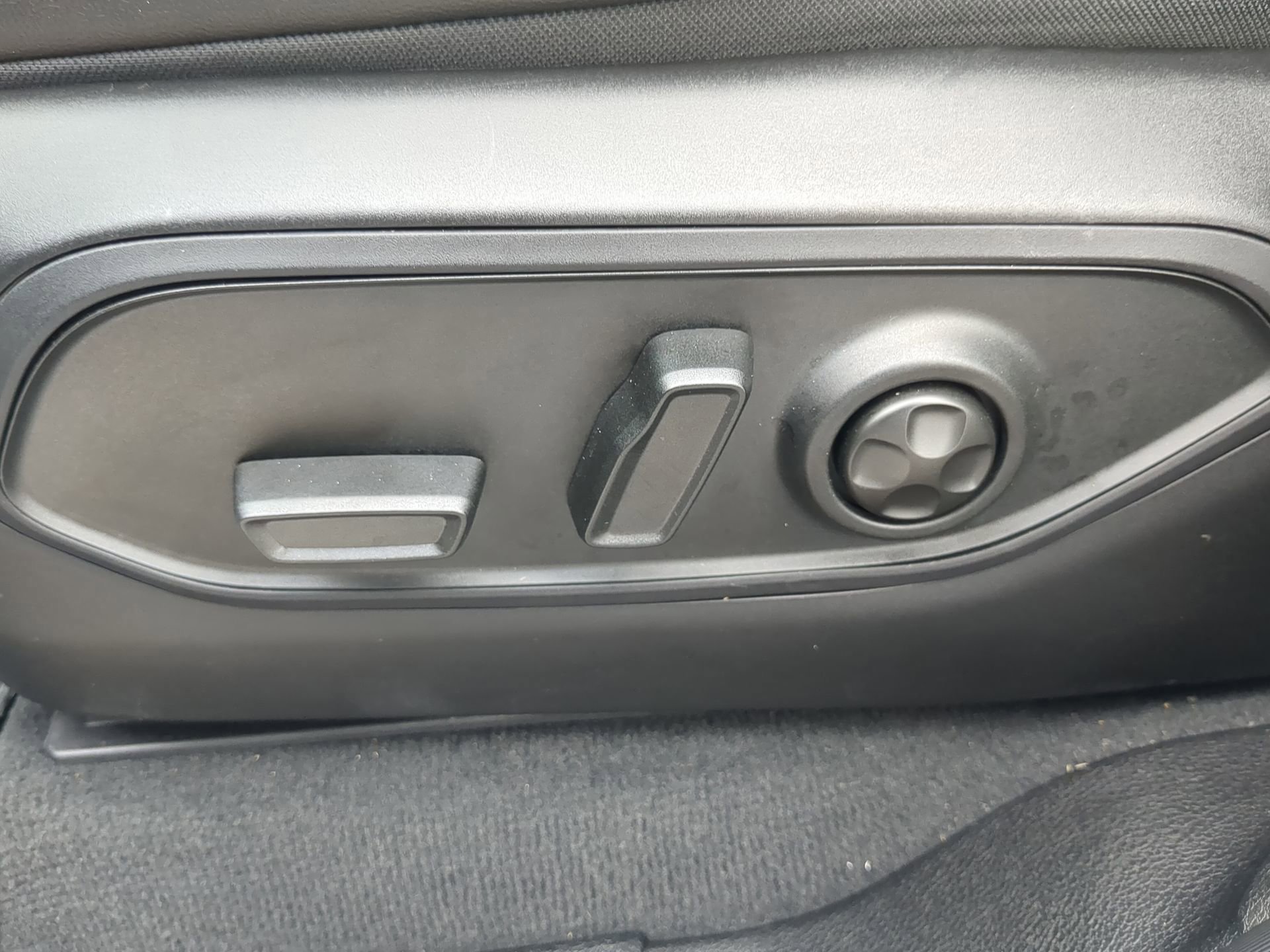 Used 2025 Jeep Grand Cherokee L Altitude image 49