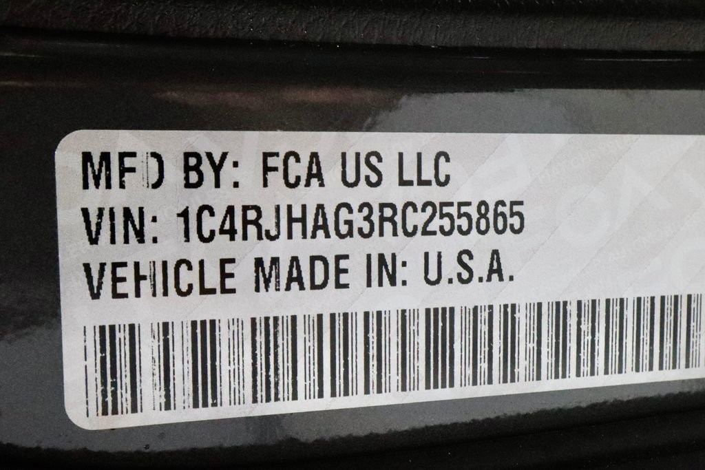 Used 2024 Jeep Grand Cherokee Laredo X w/ Luxury Tech Group I AWD/4WD image 32