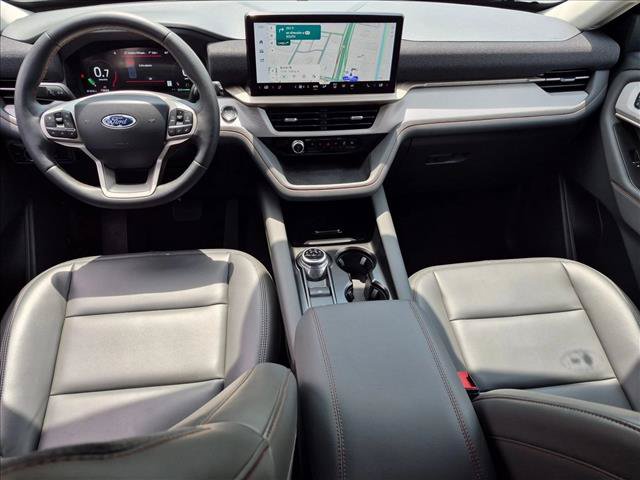 Certified 2025 Ford Explorer Active w/ Active Comfort Package RWD image 17
