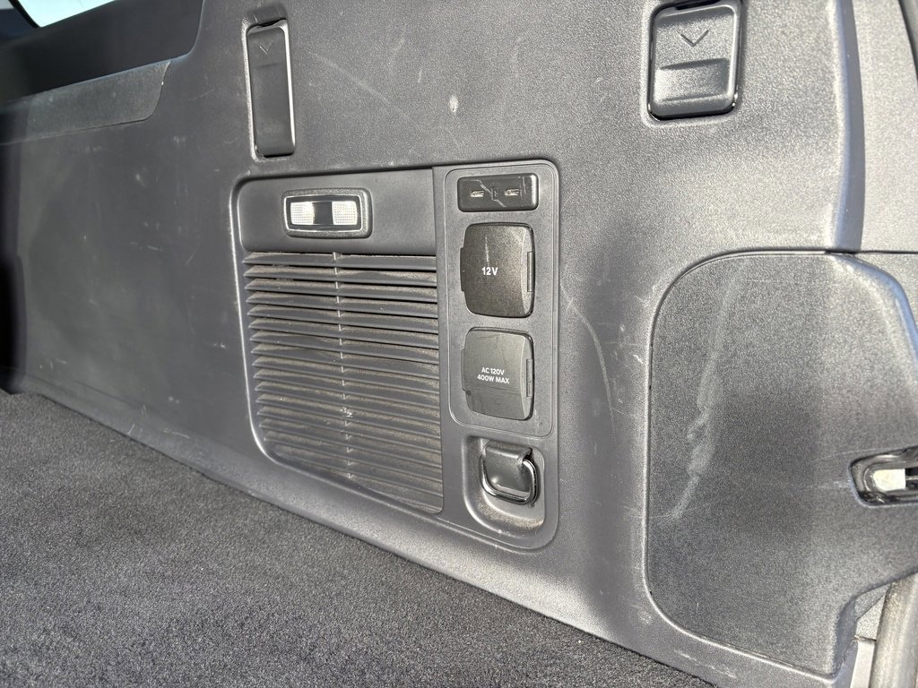 Certified 2025 Ford Expedition Max Platinum image 11