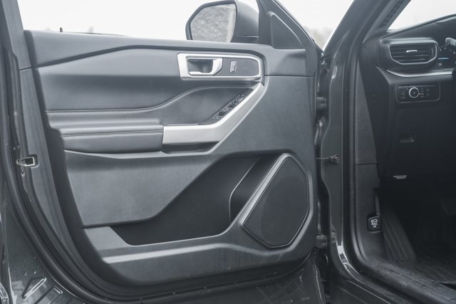 Certified 2024 Ford Explorer XLT w/ Equipment Group 202A image 38