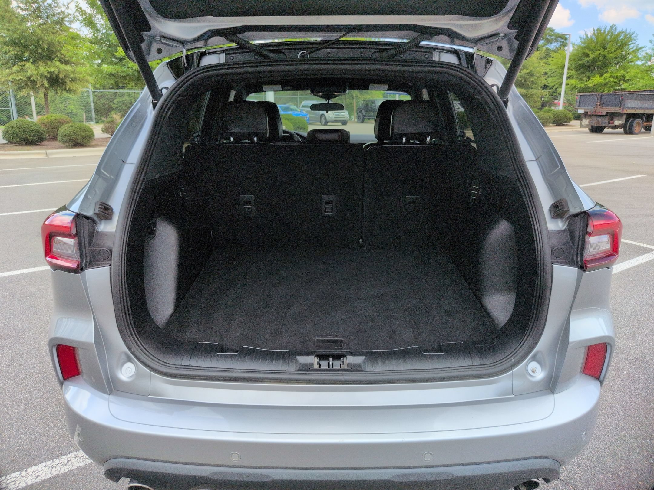 Certified 2024 Ford Escape ST-Line w/ Tech Pack #1 FWD image 33