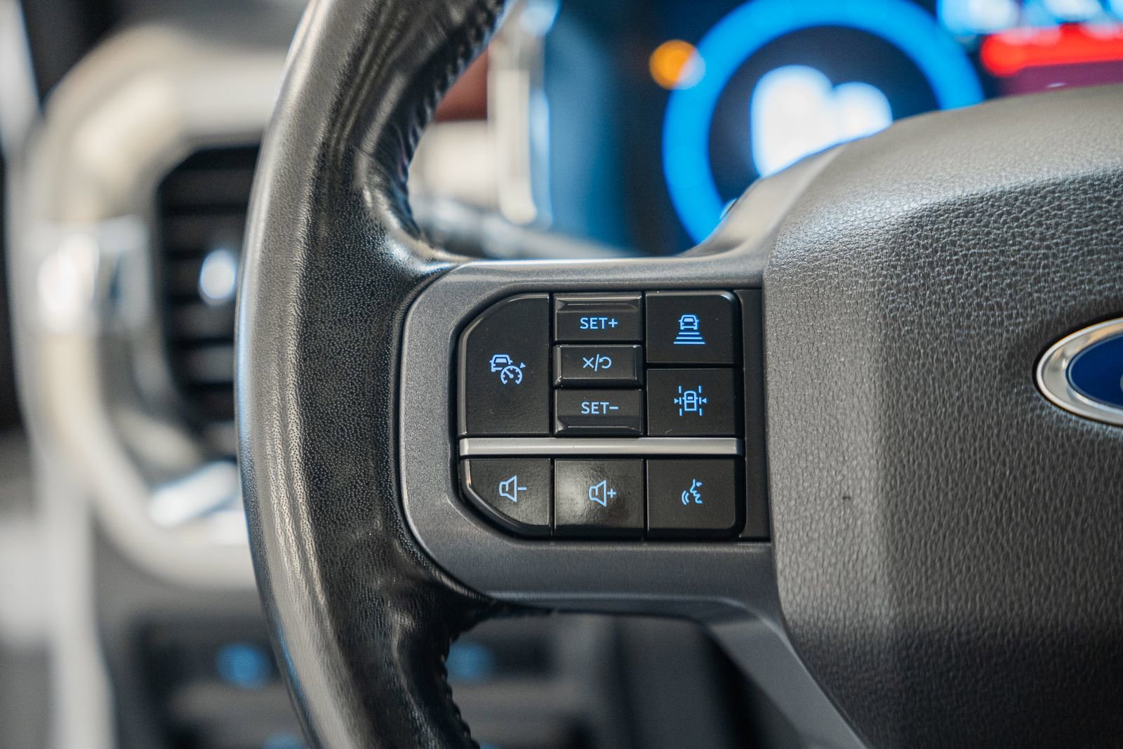 Certified 2023 Ford F150 Lariat w/ Equipment Group 502A High image 36