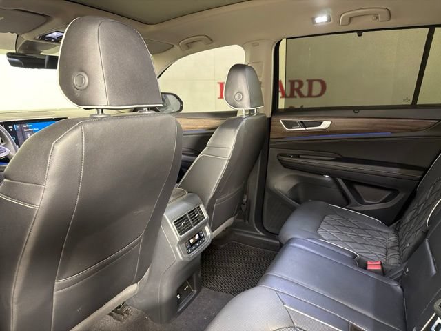 Used 2024 Volkswagen Atlas SEL Premium R-Line AWD/4WD image 13