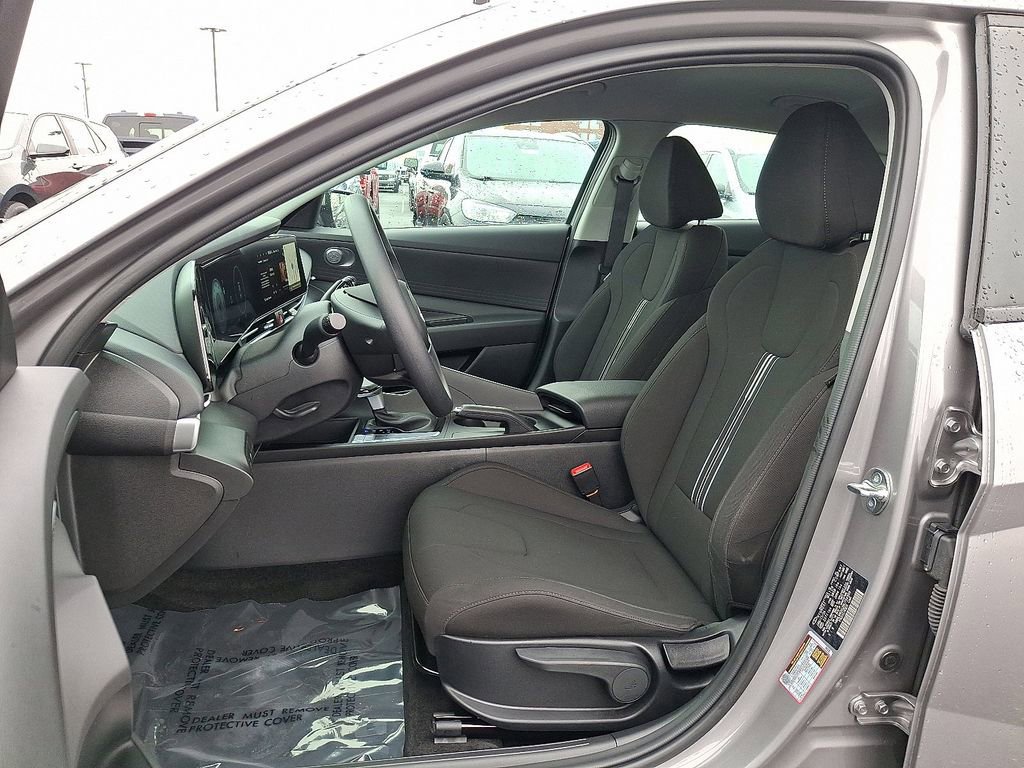 Used 2024 Hyundai Elantra SEL image 13