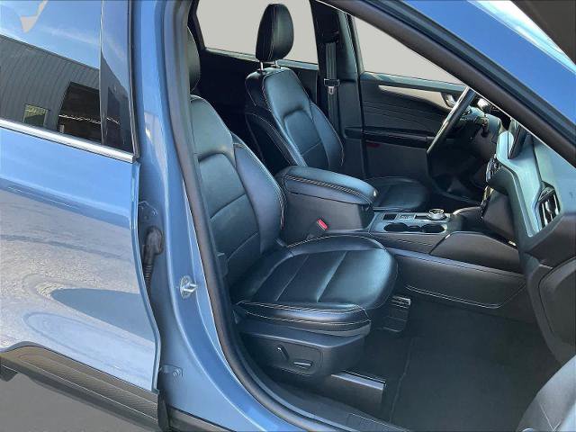 Certified 2025 Ford Escape Platinum AWD/4WD image 30