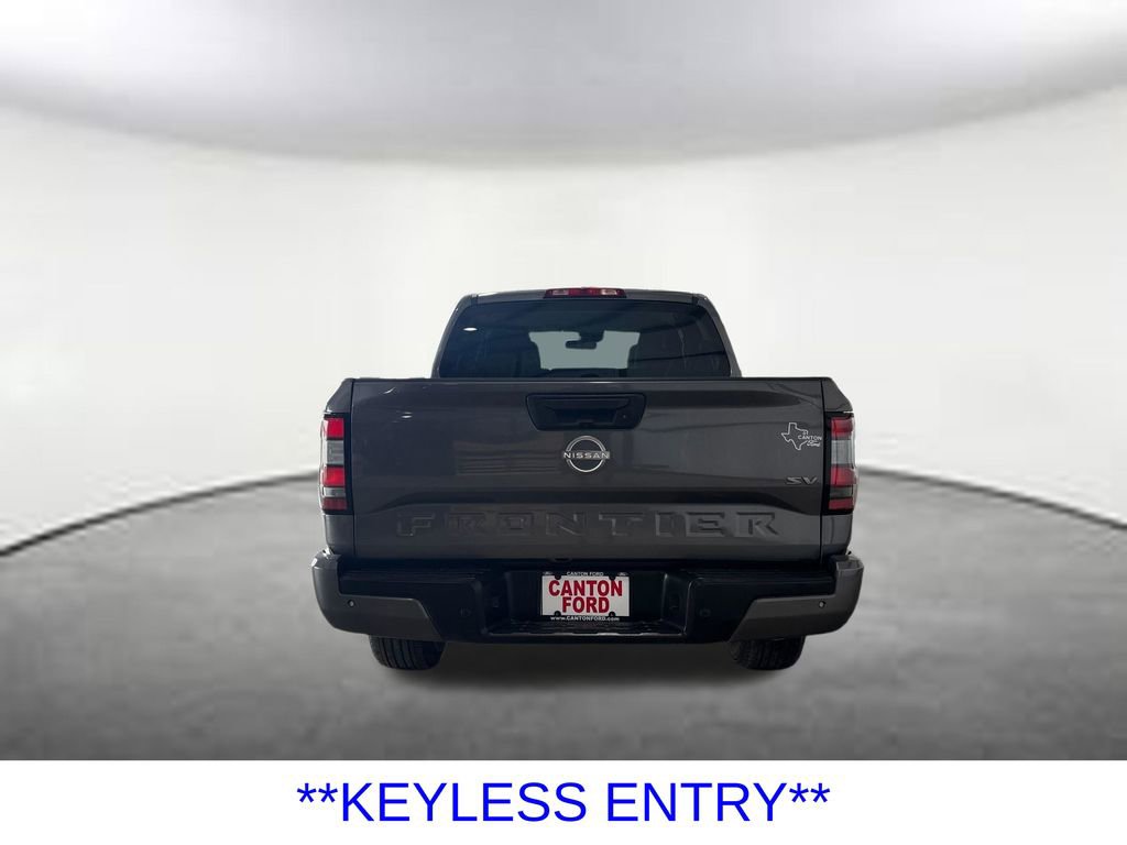 Used 2022 Nissan Frontier SV w/ Technology Package RWD image 5