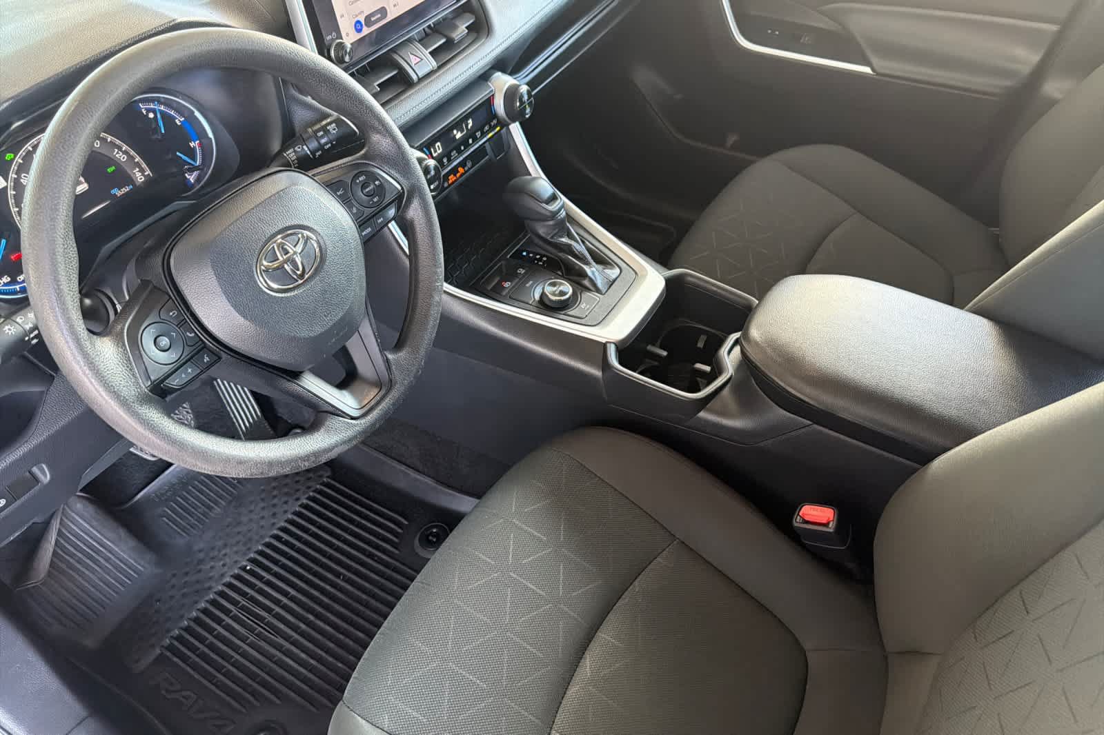 Used 2024 Toyota RAV4 XLE AWD/4WD image 11