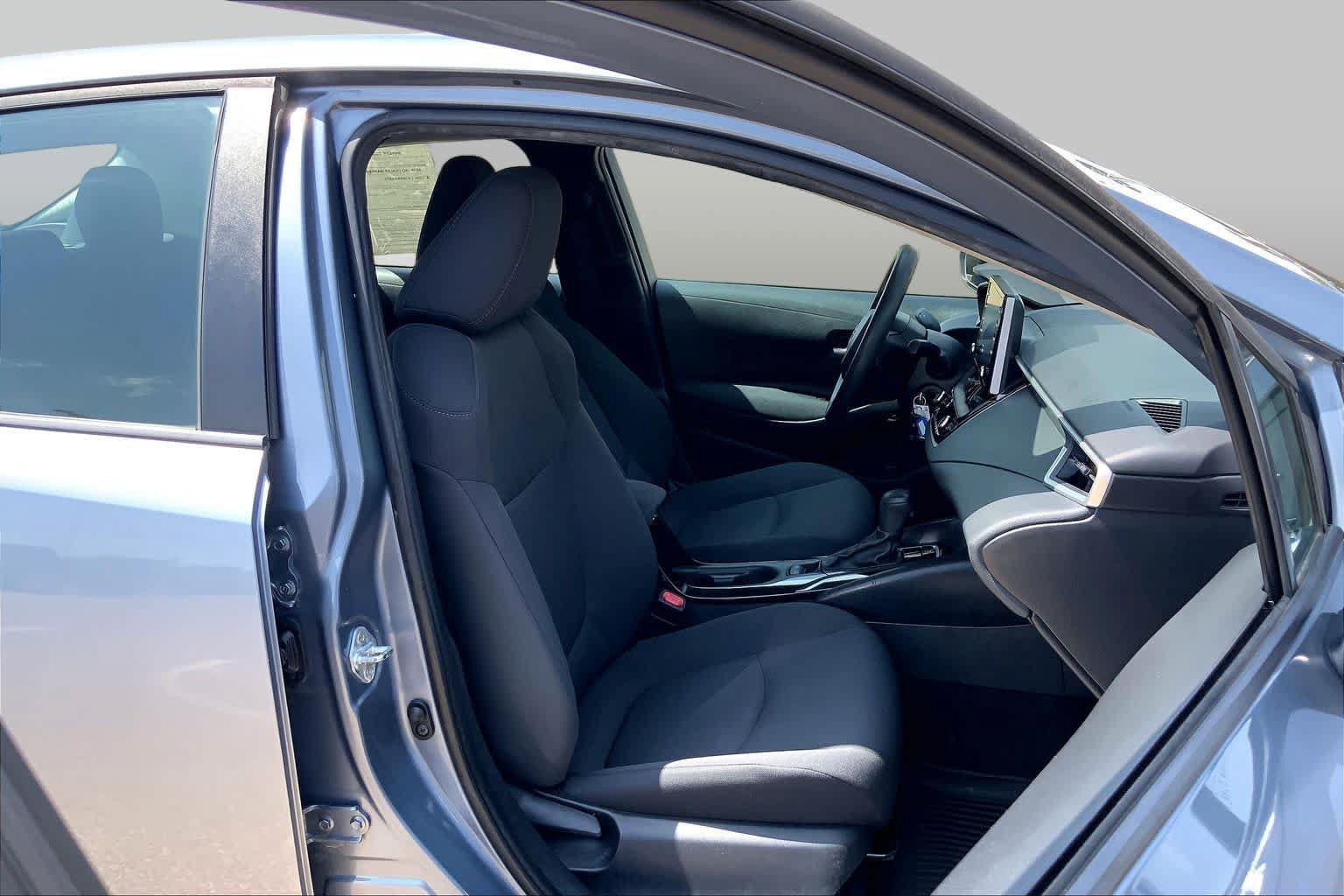 Used 2021 Toyota Corolla LE FWD image 8