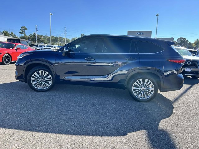 Used 2023 Toyota Highlander Platinum FWD image 9