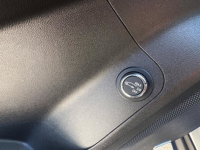 Used 2020 GMC Acadia SLT w/ Premium Package FWD image 12