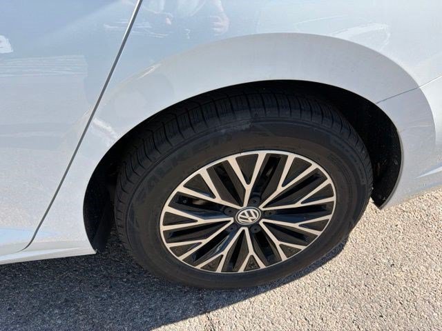 Used 2019 Volkswagen Jetta SEL FWD image 15