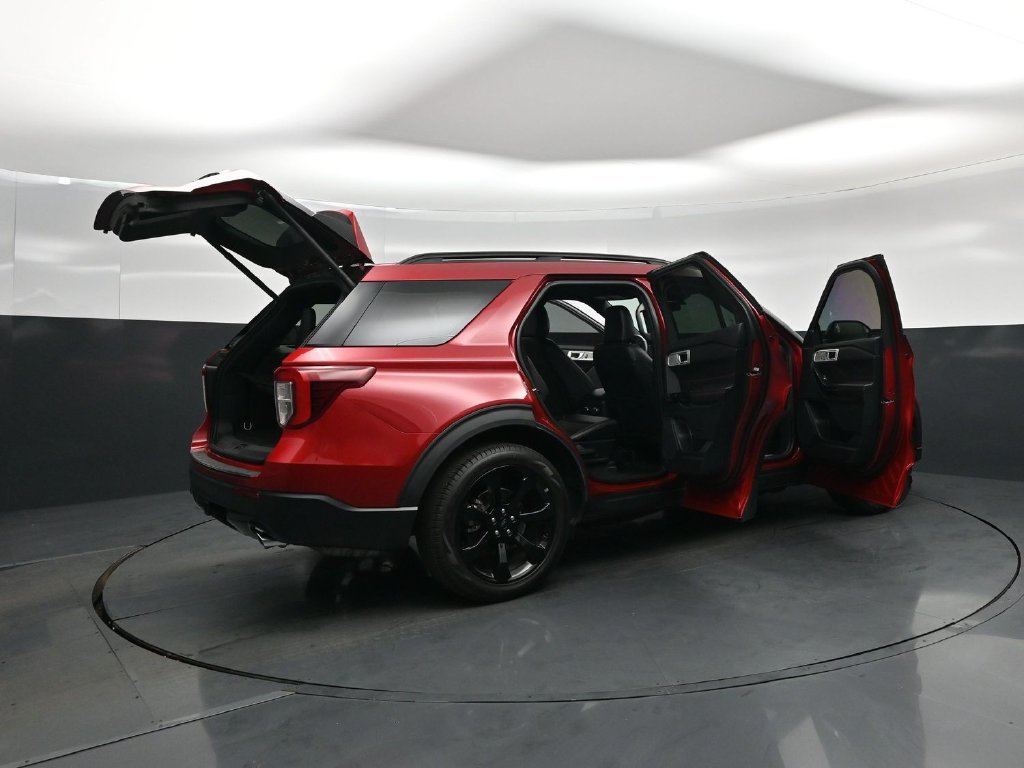 Certified 2024 Ford Explorer ST-Line w/ Class IV Trailer Tow Package RWD image 6