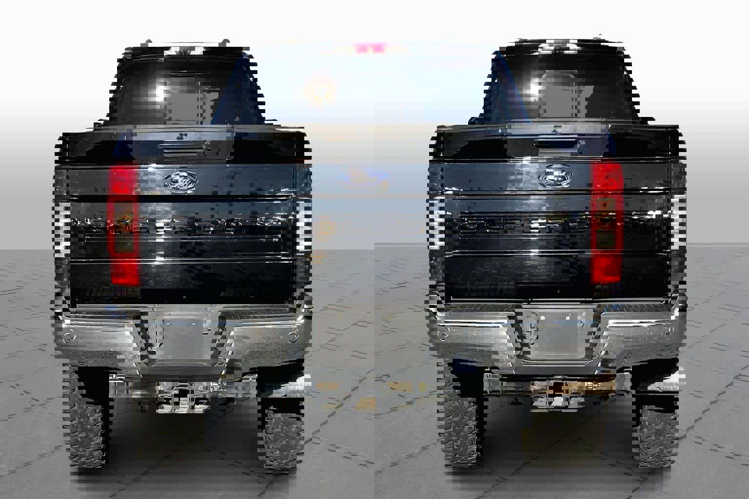 Certified 2020 Ford F350 Lariat w/ Lariat Ultimate Package image 3